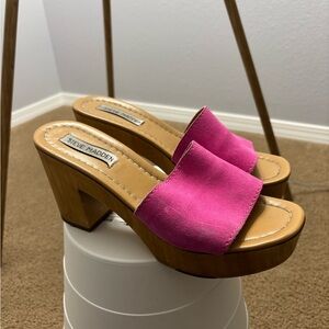 Steve Madden Fuchsia Platform Sandals